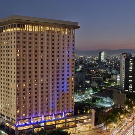 Fiesta Americana Reforma Mexikóváros Kültér fotó The hotel at night
