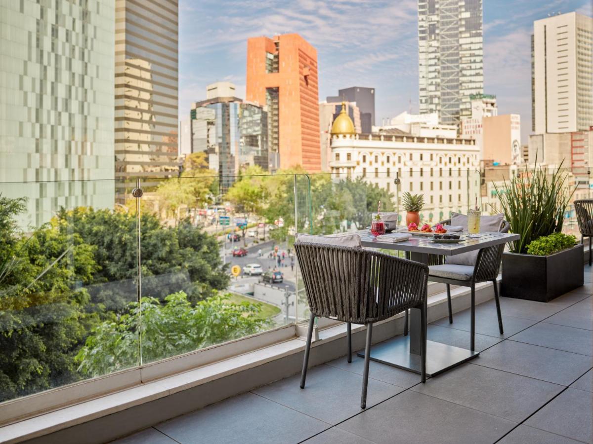 Fiesta Americana Reforma Mexikóváros Kültér fotó The rooftop terrace at the Hotel Indigo San Diego