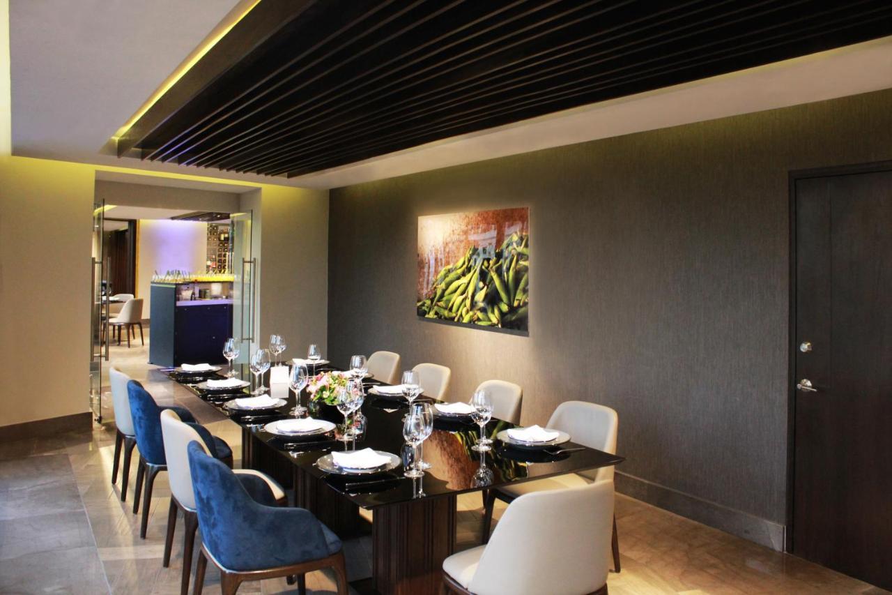 Fiesta Americana Reforma Mexikóváros Kültér fotó A private dining room at the restaurant