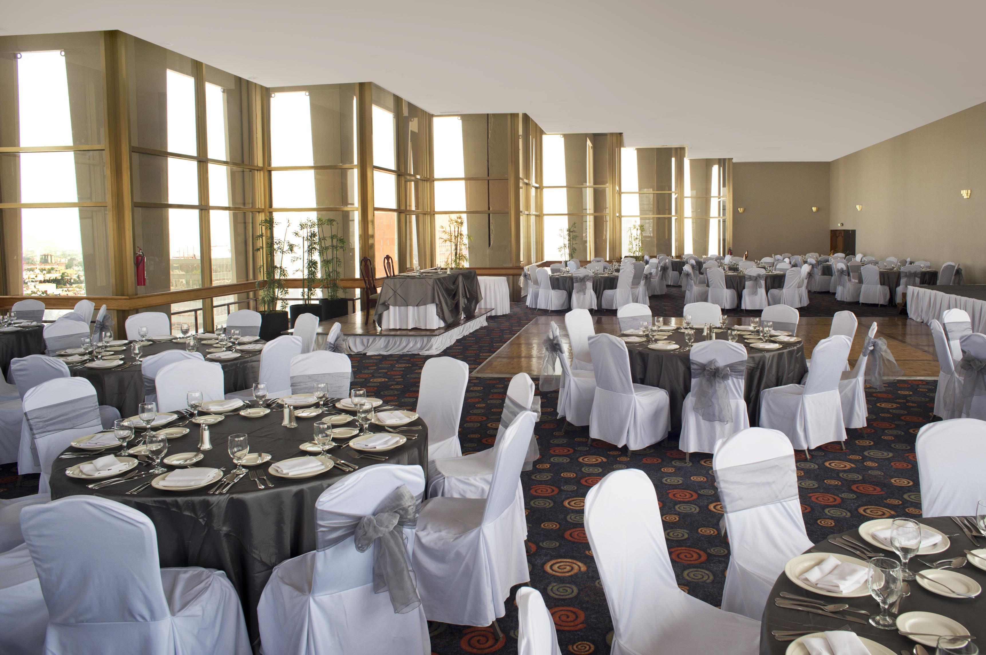 Fiesta Americana Reforma Mexikóváros Kültér fotó The ballroom at the Sheraton Centre